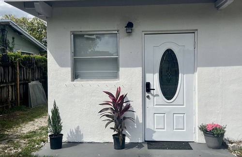 Miami Gardens Apartment | Miami Gardens Comfort Suite by Hard Rock Stadium