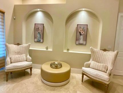 Reddick Villa | MIAMI LUX Villa 4BR FREE parking, Pool, Jacuzzi, Near Airport