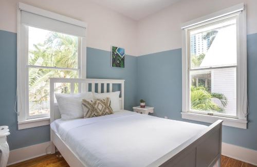 East Little Havana Hotel | Miami River Inn by Renzzi