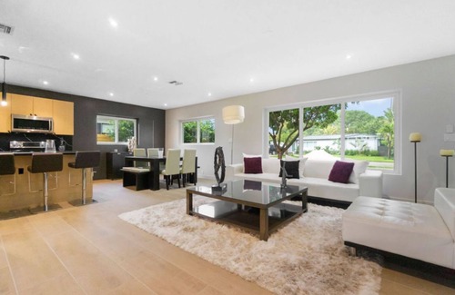 Biscayne Park House | Miami Shores -brand new villa - Pool