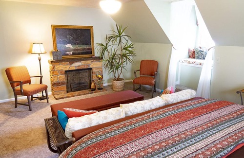 Syracuse Bed & Breakfast | Michael's Room - WoodField Hills Inn Bed & Breakfast