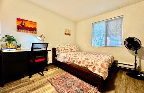 University District Apartment | Micro Studio Apartment 10 Minutes Walk to University of Washington