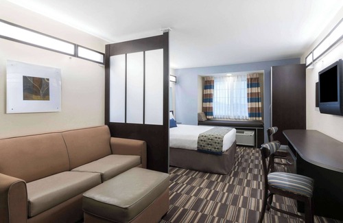 Scotlandville Hotel | Microtel Inn & Suites by Wyndham Baton Rouge Airport
