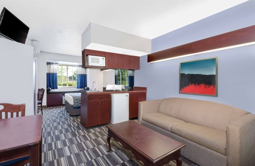 London Hotel | Microtel Inn & Suites by Wyndham London