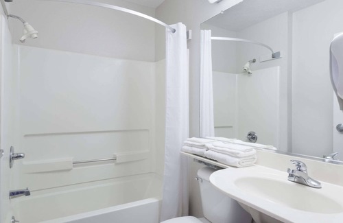 London Hotel | Microtel Inn & Suites by Wyndham London