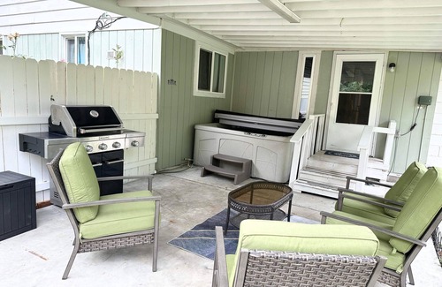 Mountain Home House | MicStay.Music House.Sleeps 9+.Private hot tub.Family Fun