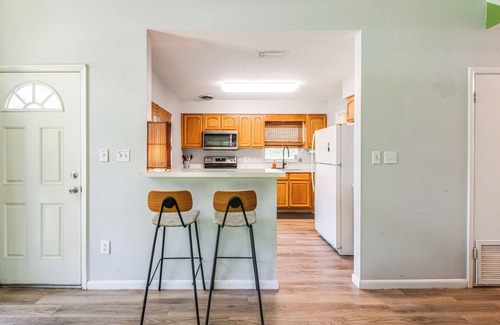 Hazel Heights House | Mid-Century Gainesville Getaway: 3 Mi to UF Campus
