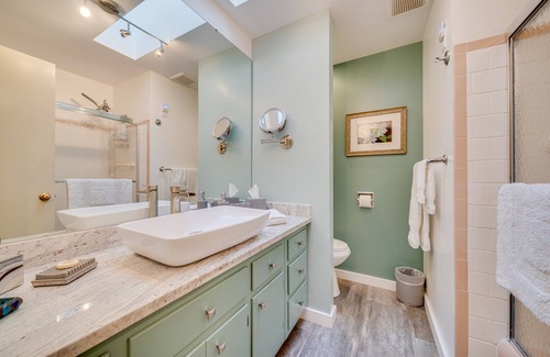 Burien House | Mid-Century Gem Near Hiking, Beach, Airport, City