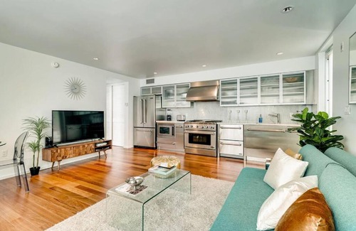 West Avenue Apartment | Mid-Century Modern Gem South Beach Miami