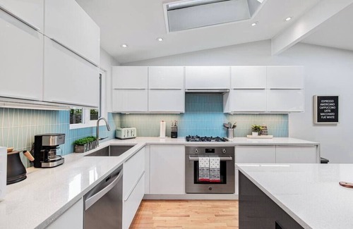 Redmond House | Mid-Century Modern Home - 3-Bedroom Rambler