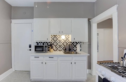 Midtown Apartment | Mid Century Modern Midtown Apartment Close to all!