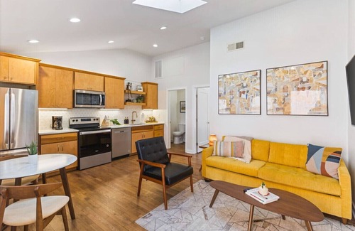 Eastwood Condo | Mid-Century Modern Nashville Condo Near Restaurants, Coffee & Bars