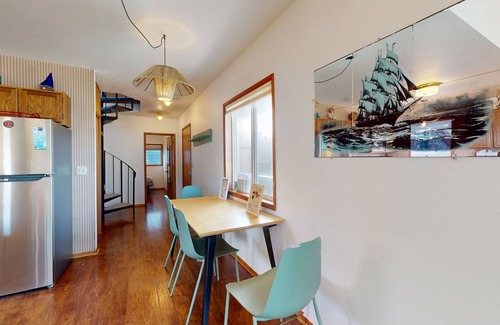 Neskowin House | Mid-century modern styled home with patio, WiFi, washer/dryer - walk to beach