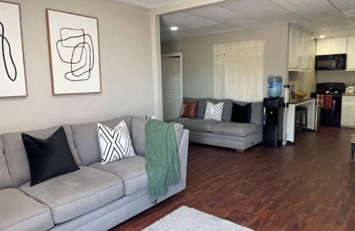 Alturas House | Mid-Century modern style 4 bedroom home