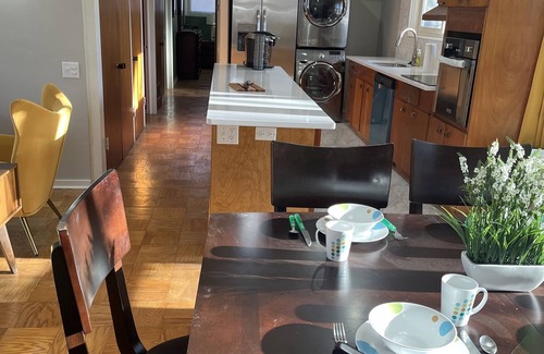 Jacksonville House | Mid Century Modern Cottage near Air Base and Hospital
