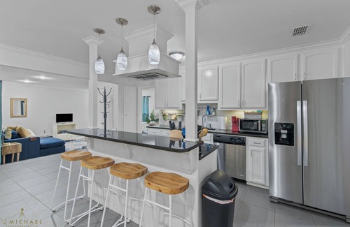 Broadmoor House | Mid-Century Modern Vibes