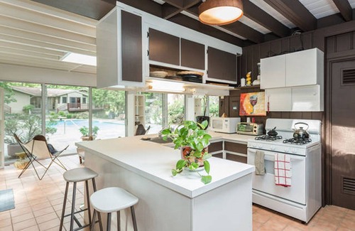 North Stamford House | Mid Century Modern ZEN House with Pool. 50 min from New York City