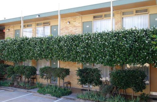 Queanbeyan Hotel | Mid City Motor Inn Queanbeyan