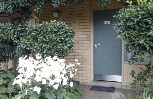Queanbeyan Hotel | Mid City Motor Inn Queanbeyan