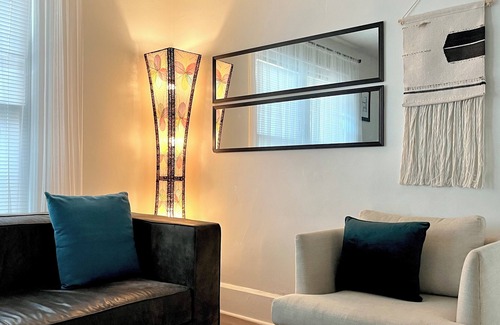 Franklin Park Apartment | MID/LONGTERM Oasis in Columbus Ohio Near Downtown and Nationwide Childrens' Hosp