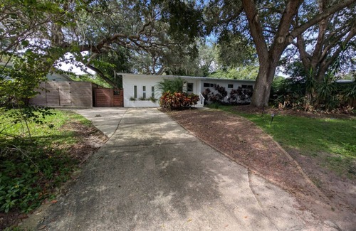 St. Augustine House | Midcentury Bungalow on Anastasia