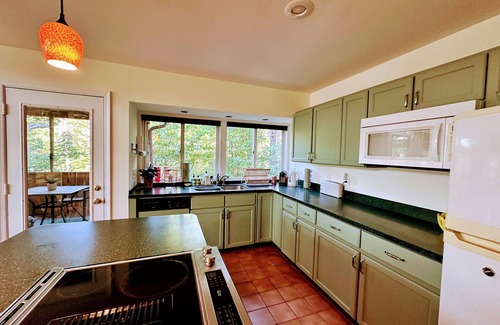 Chesapeake Ranch Estates-Drum Point House | Midcentury Modern Lake House, gorgeous views, deck, 4-bedrooms in Lusby/Solomons