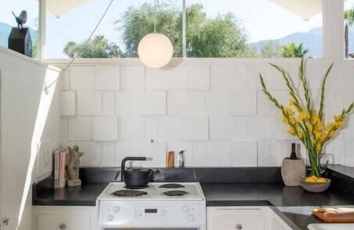 Araby House | Midcentury Perfection in Palm Springs