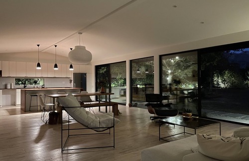 La Canada Flintridge House | Midcentury Modern Gem with panoramic mountain and ocean views