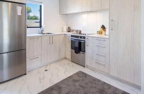 Upper Riccarton House | Middleton Park: 2 bed 1 bath w/Garage: Riccarton
