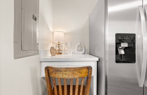 Lake Charles House | Midnight Moon Townhome - Near Casinos & Golf - Sleeps 8