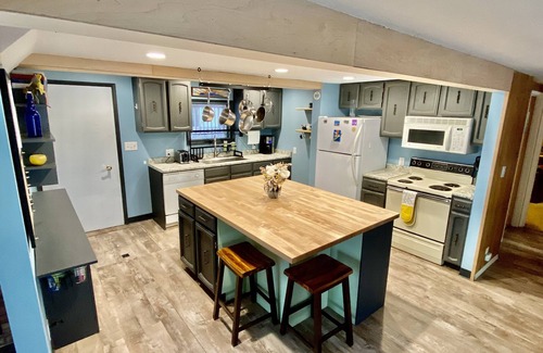 Turnagain House | Midnight Sun Retreat