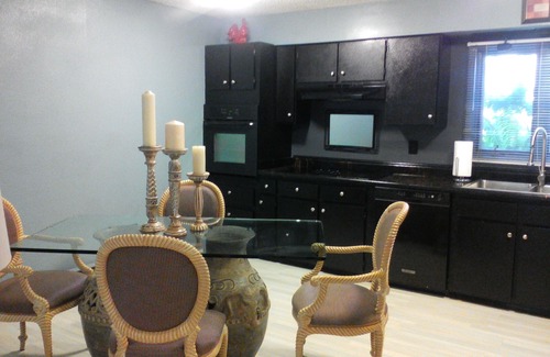 Spenard Apartment | Midtown Corporate or Vacation near the airport - comfort