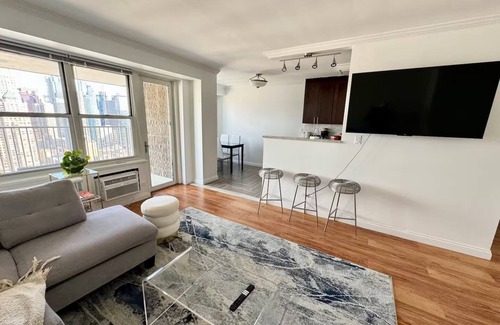 Midtown West Apartment | Midtown High Floor Fantastic Panoramic City View Corner 2 Bedrooms Apartment
