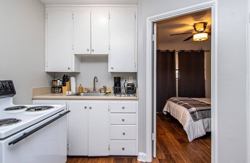 Little Rock Medical District Apartment | Midtown Mod 3