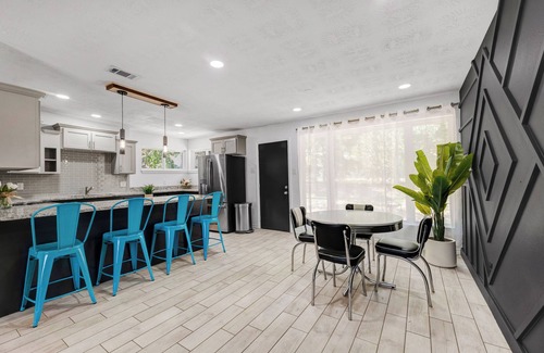 College Station House | Midtown Modern - Extended Stay