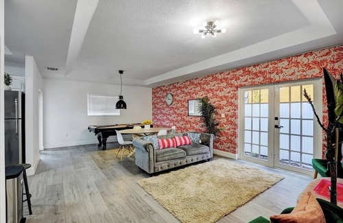 Buena Vista House | Midtown | Pool Table | Sleeps 14