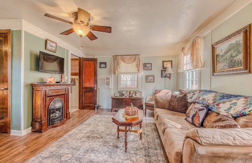 Ruidoso Cabin | MidTown Retro Riverfront Cabin- !HOT TUB, Riverview Deck PET