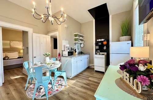 Harrisburg - Hershey Apartment | Midtown Whimsical Apartment 1 Block To River- Walk To Restaurants!