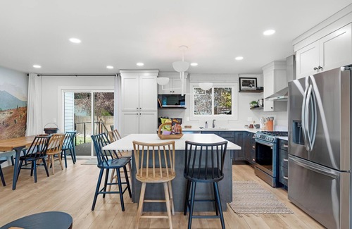 Midway Cottage | Midway on Main.