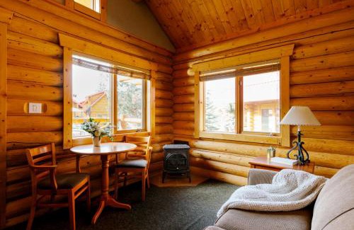 Pocahontas Cabin | Miette Mountain Cabins