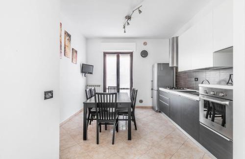 Morivione Apartment | Milan - Bocconi e Navigli - Spacious 3BR Apartment 95 m - Free Parking