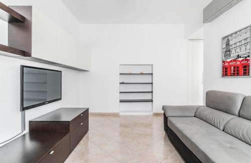 Morivione Apartment | Milan - Bocconi e Navigli - Spacious 3BR Apartment 95 m - Free Parking
