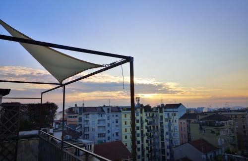 Citta Studi Apartment | Milan Skyline Apartment in città studi a 1 minuto dal metrò con terrazzo wi-fi e netflix