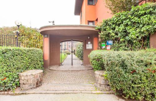 Lampugnano Apartment | Milano San Siro Stadium Rho Fair Pool Garden WiFi