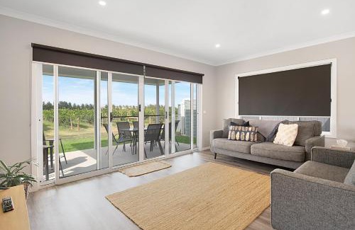 Milawa House | Milawa Vineyard Views - Guesthouse 1