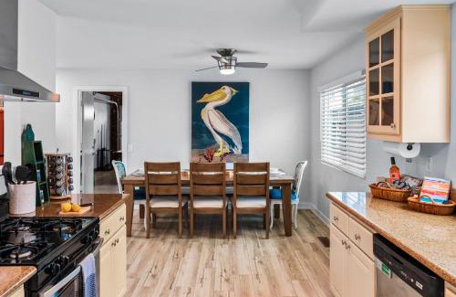 Townsite House | Mile to Beach! Private, Family & Pet Friendly Oasis! Pool Table & Hot tub!