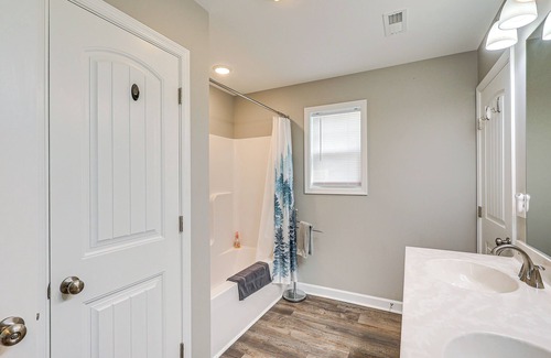 Milford House | Milford Home w/Private Pool: 12 Mi to Beaches!