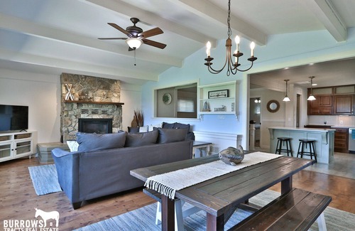 Milford House | Milford Lakeview Getaway