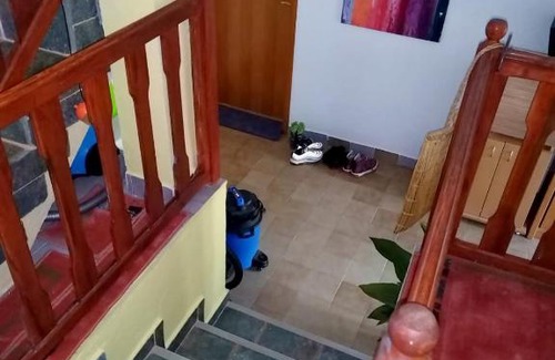 Niksic House | Milka Lek Lai Cacao Mika ZEE