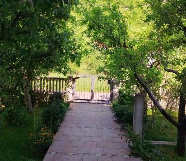 Niksic House | Milka Lek Lai Cacao Mika ZEE